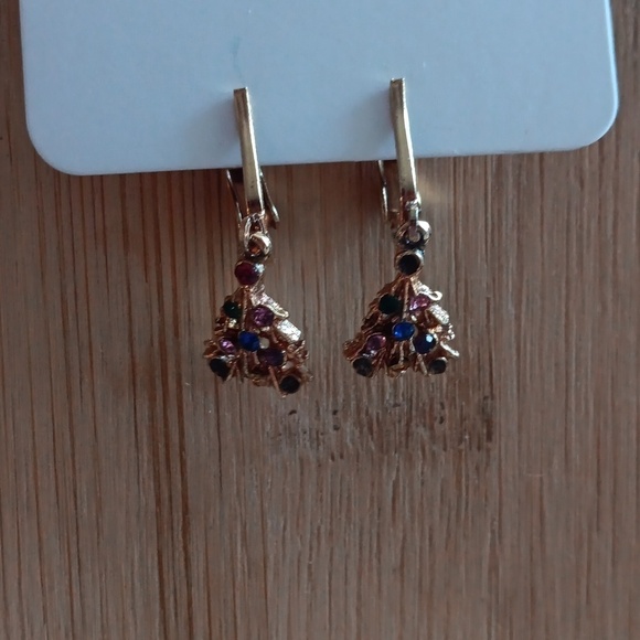 Gold Tone Clip On Christmas Tree Earrings - Picture 5 of 9
